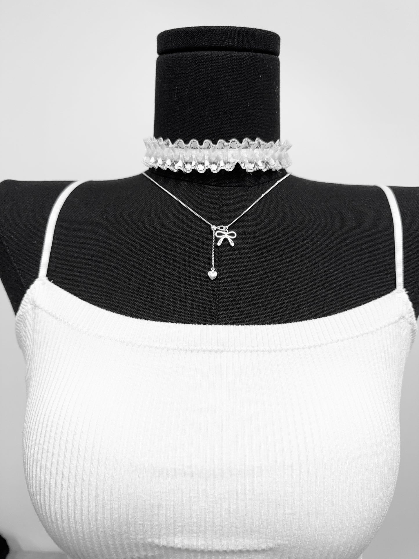 S784 Lace Choker